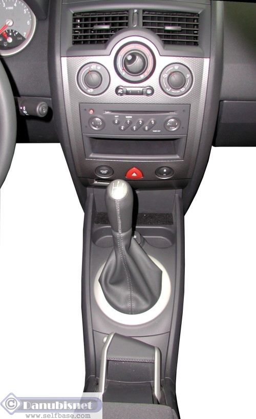 Renault Megane Ii Innenraum Informationen Fotos Und Daten Zu Turverkleidung Instrumententafel Und Vieles Mehr Selfbase Com